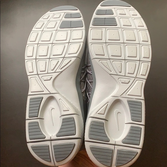 Nike Free Viritous Sneakers - Picture 6 of 6